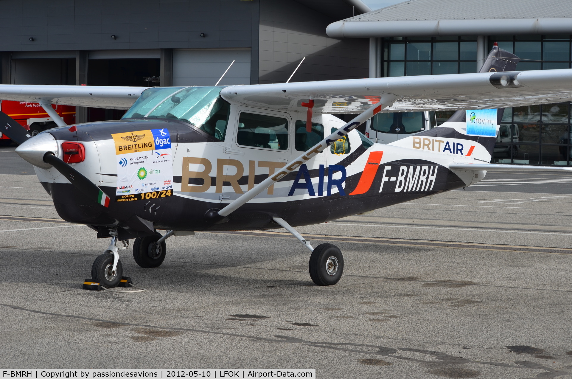 F-BMRH, Cessna 210E Centurion C/N 58625, On the apron.....