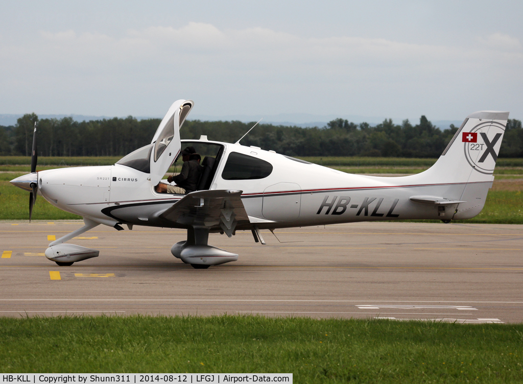 HB-KLL, 2011 Cirrus SR22T X C/N 91, Parked at the Airport...