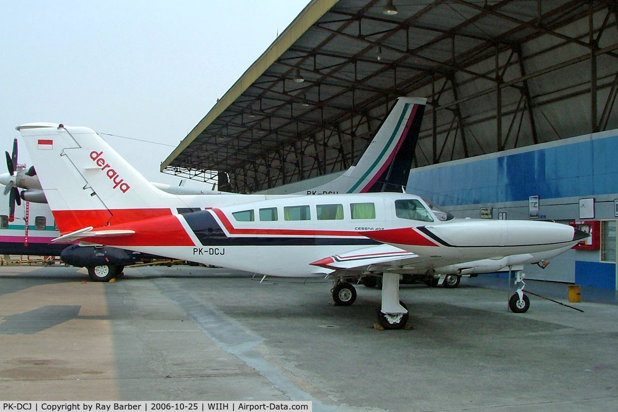 PK-DCJ, Cessna 402B C/N 402B0615, Cessna 402B Businessliner [402B-0615] (Deraya Air Taxi) Jakarta-Halim Perdanakusuma Int~PK 25/10/2006