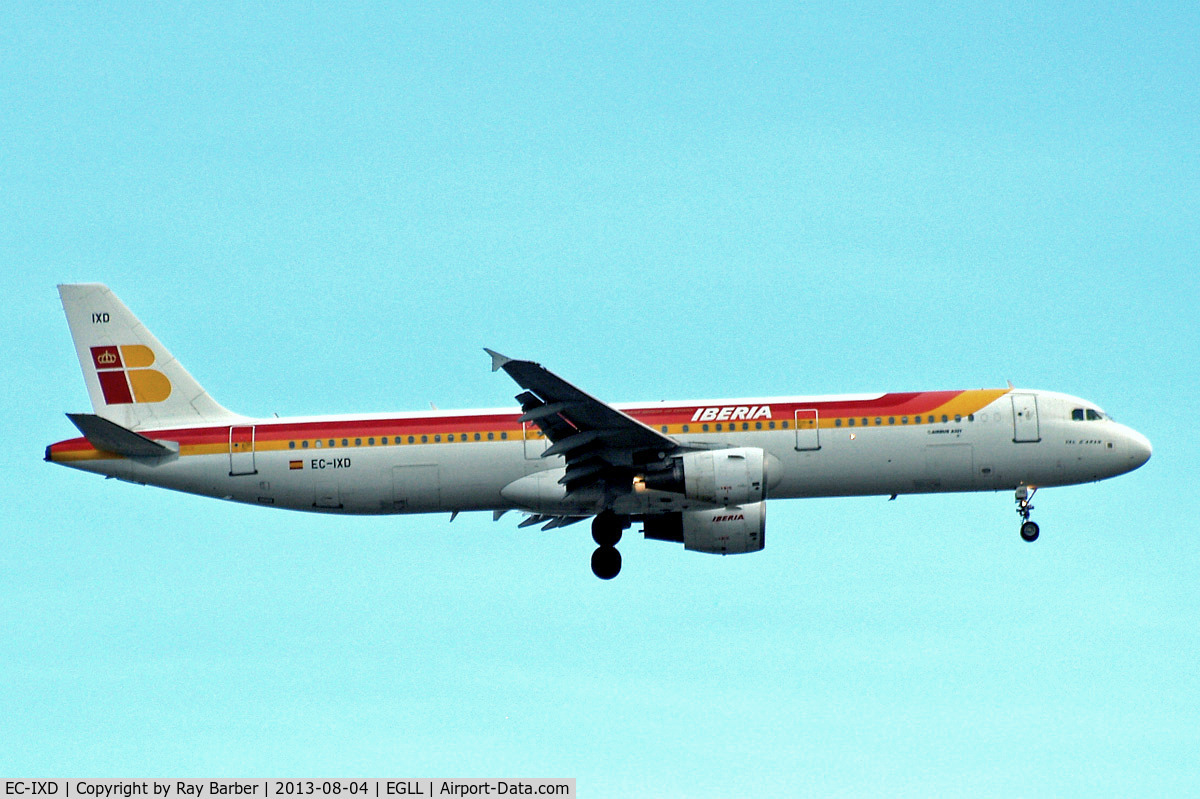 EC-IXD, 2004 Airbus A321-211 C/N 2220, Airbus A321-211 [2220] (Iberia) Home~G 04/08/2013. On approach 27L.