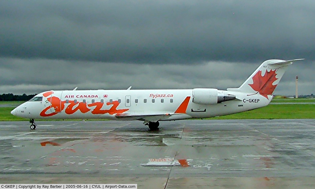 C-GKEP, 1999 Canadair CRJ-200ER (CL-600-2B19) C/N 7303, Canadair CRJ-200ER [7303] (Air Canada Jazz) Montreal-Dorval~C 16/06/2005