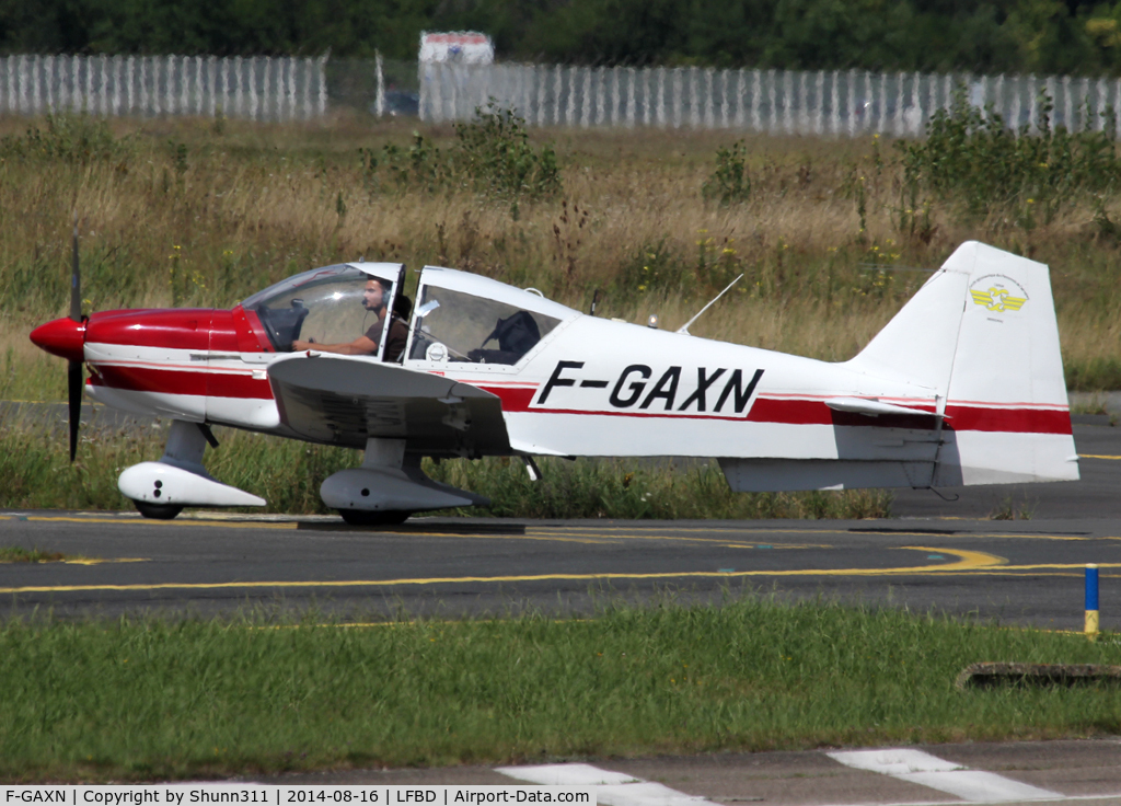 F-GAXN, Robin R-2160 Alpha Sport C/N 152, Leaving the Airclub...
