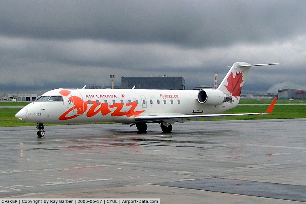 C-GKEP, 1999 Canadair CRJ-200ER (CL-600-2B19) C/N 7303, Canadair CRJ-200ER [7303] (Air Canada Jazz) Montreal-Dorval~C 16/06/2005