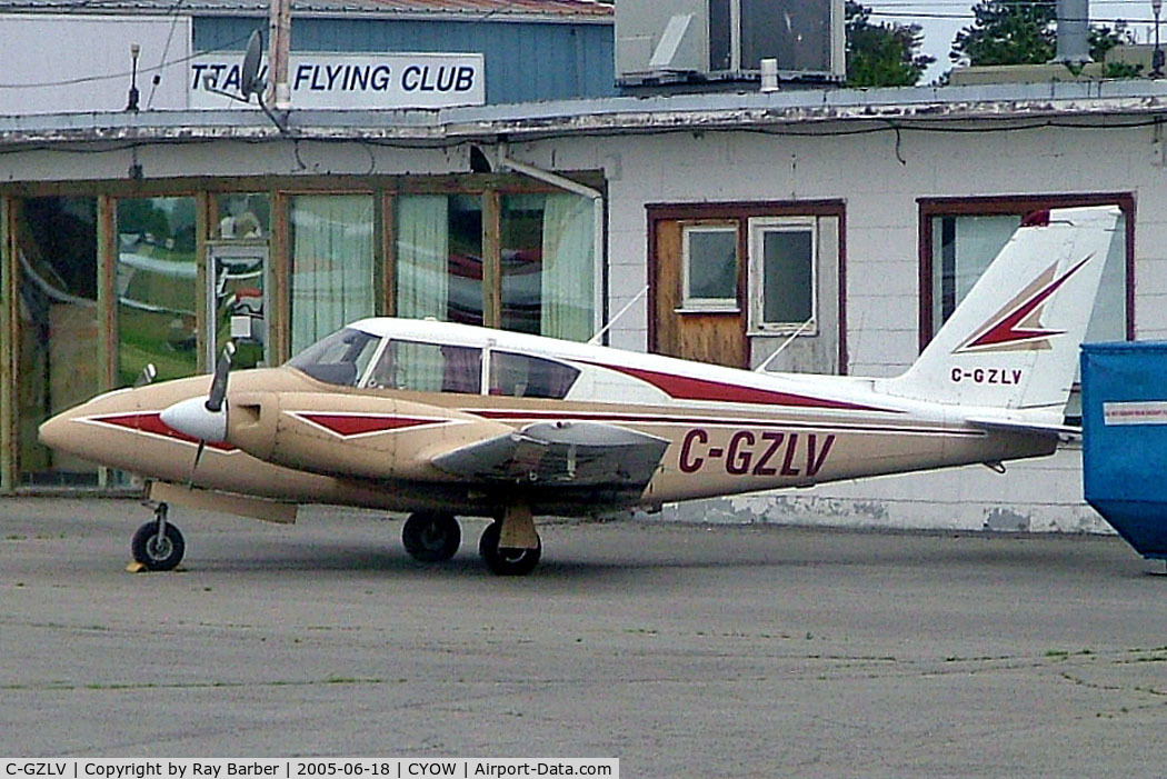 C-GZLV, 1965 Piper PA-30-160 B Twin Comanche C/N 30-809, Piper PA-30-160 Twin Comanche [30-809] Ottawa-Macdonald Cartier International~C 18/06/2005