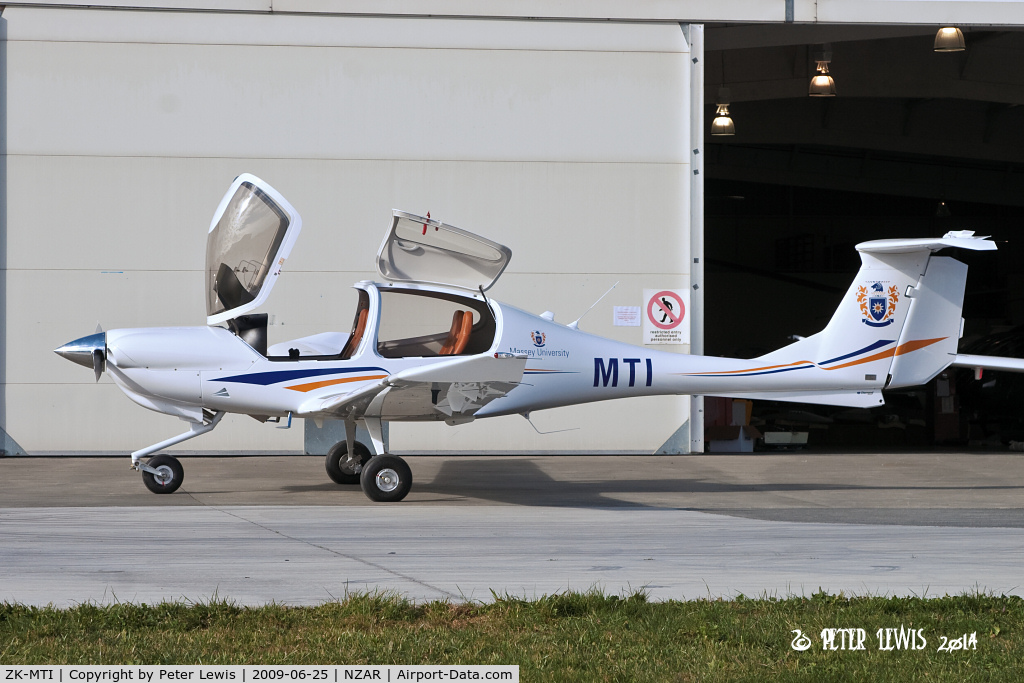 ZK-MTI, Diamond DA-40 Diamond Star C/N 40.1013, Massey University School of Aviation, Palmerston North