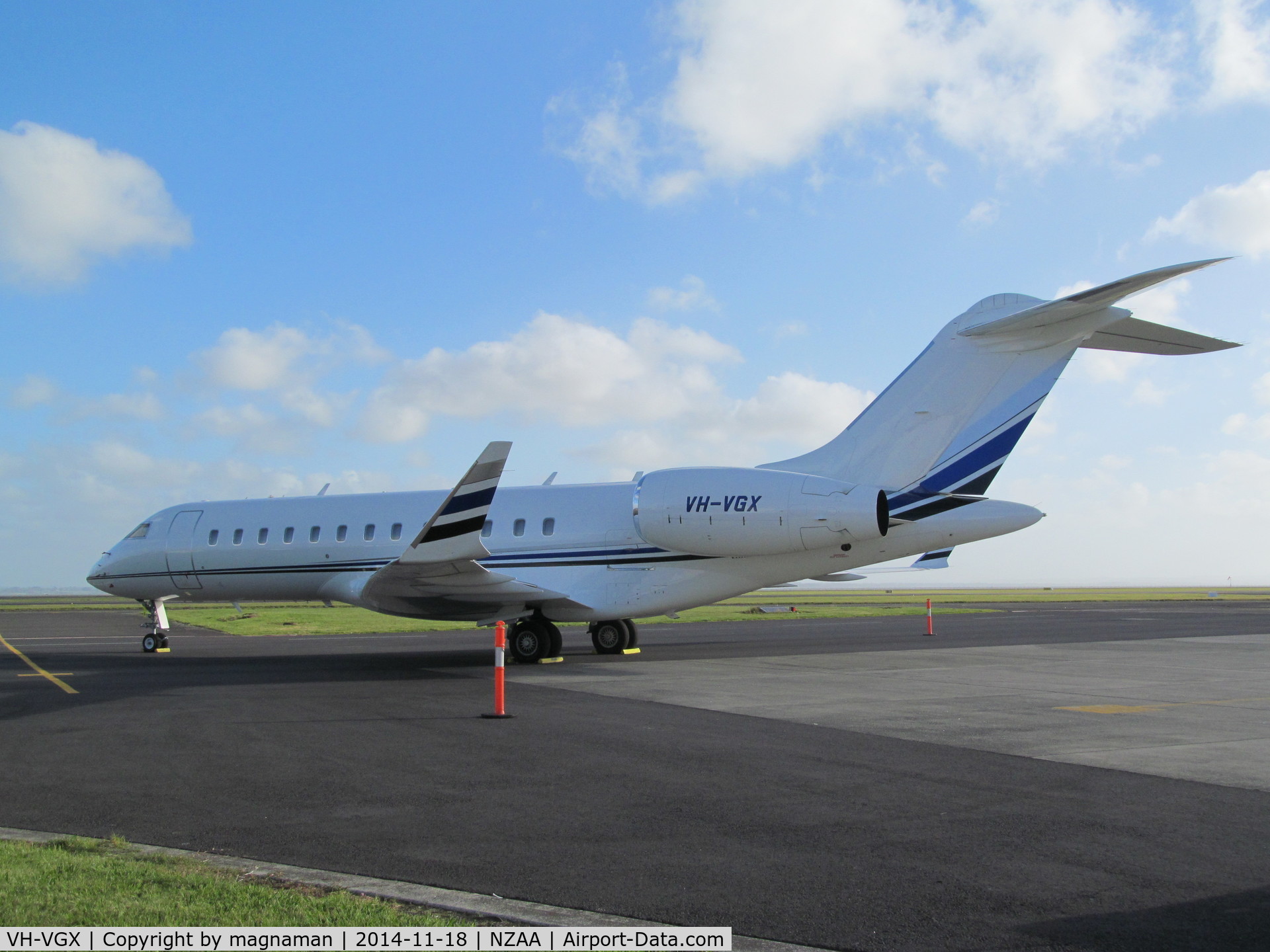 VH-VGX, 2001 Bombardier BD-700-1A10 Global Express C/N 9079, A good day for oz biz in new zealand
