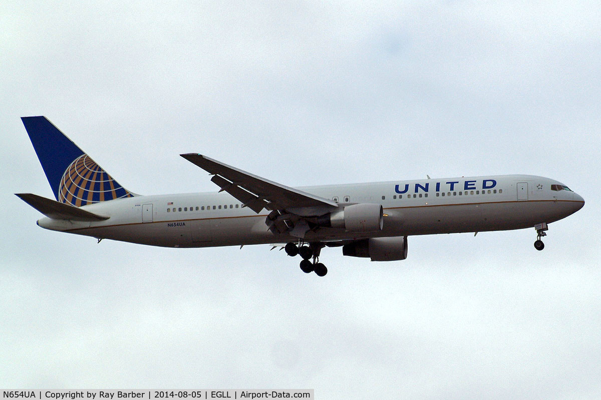 N654UA, 1992 Boeing 767-322ER C/N 25392, Boeing 767-322ER [25392] (United Airlines)  Home~G 05/08/2014. On approach 27L.