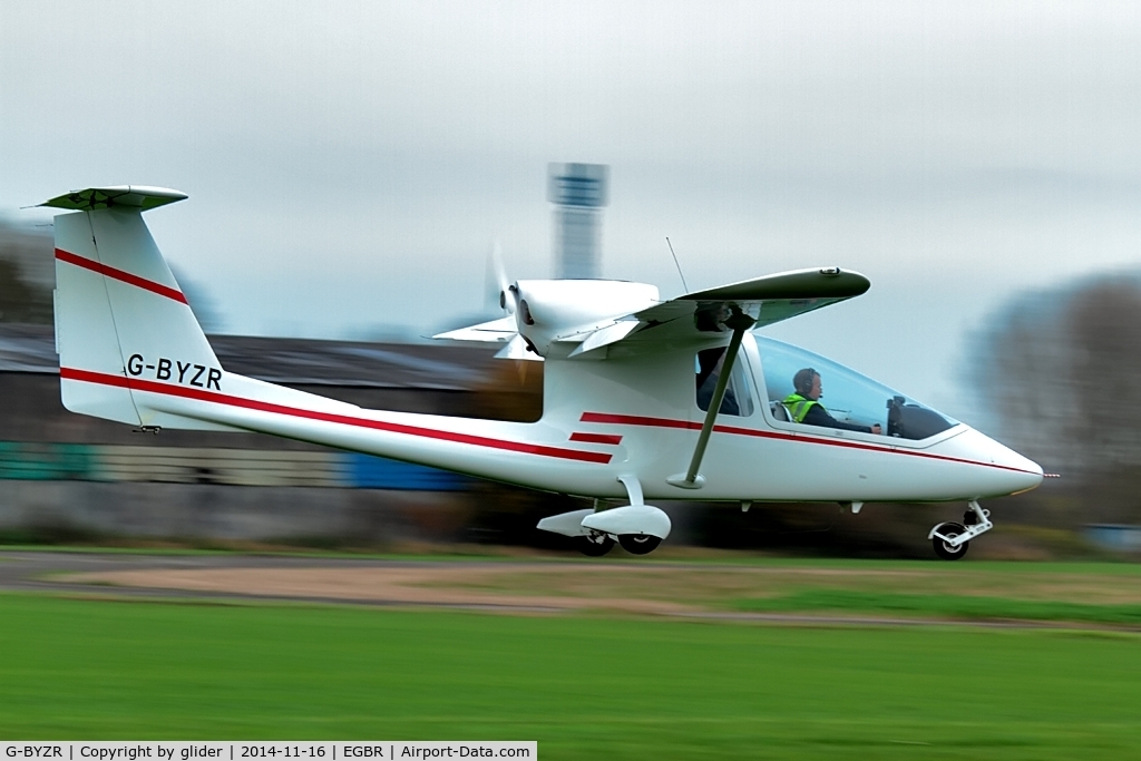 G-BYZR, 1996 Iniziative Industriali Italiane Sky Arrow 650TC C/N C001, Arrival Rwy 11