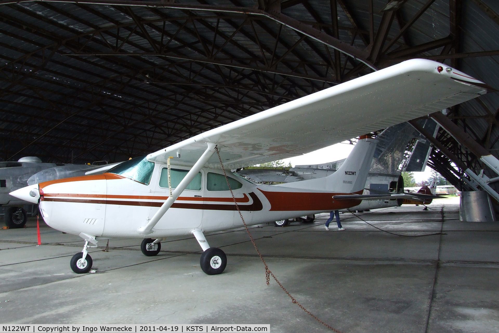 N122WT, 1977 Cessna 182Q Skylane C/N 18266094, Cessna 182Q Skylane at Charles M. Schulz Sonoma County Airport, Santa Rosa CA