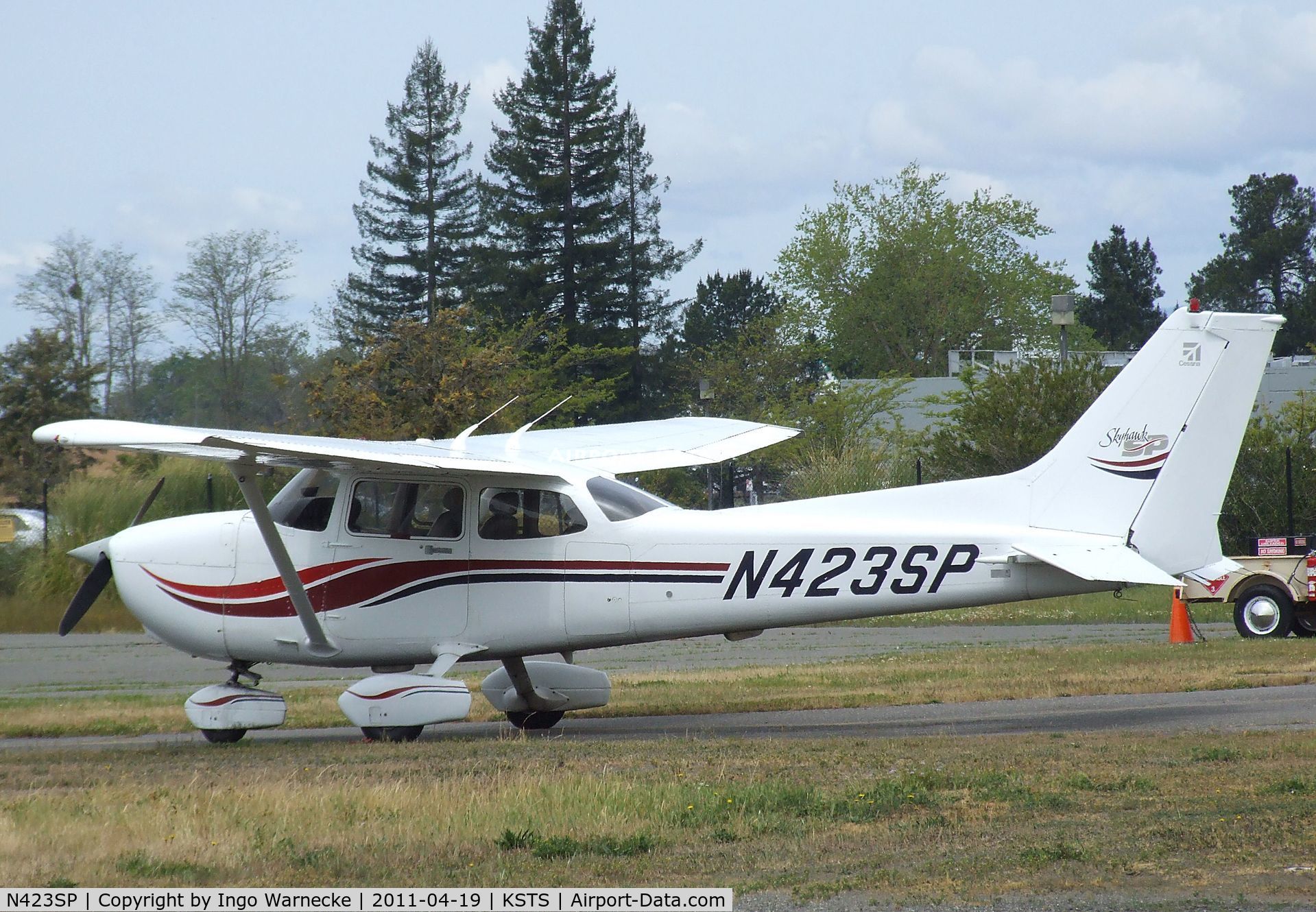 N423SP, 2000 Cessna 172S C/N 172S8352, Cessna 172S Skyhawk at Charles M. Schulz Sonoma County Airport, Santa Rosa CA