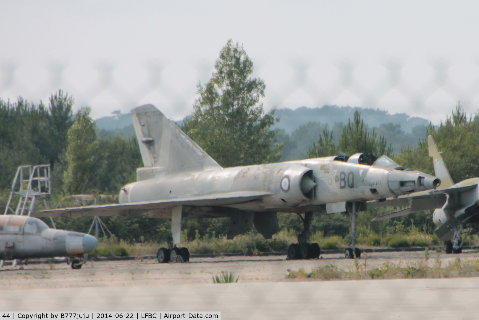 44, Dassault Mirage IVA C/N 44, instruction airframe