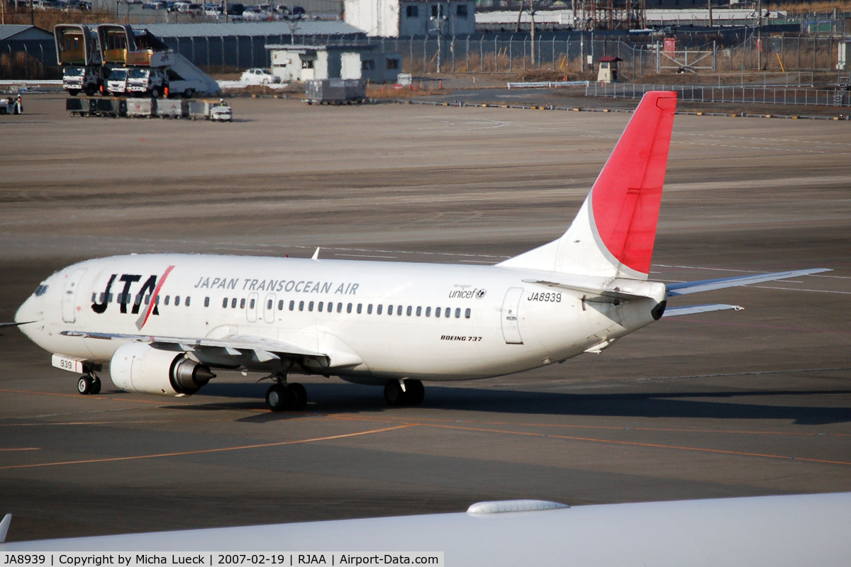 JA8939, 1999 Boeing 737-4Q3 C/N 29486, At Narita