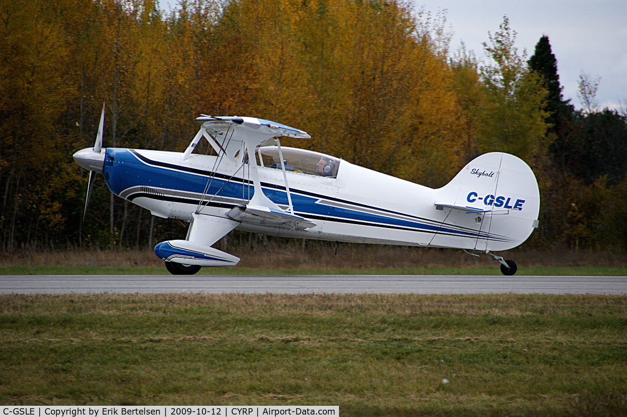 C-GSLE, 2008 Steen Skybolt C/N EIF-01, Steen Skybolt taxiing in at Carp Airport, Ontario Canada