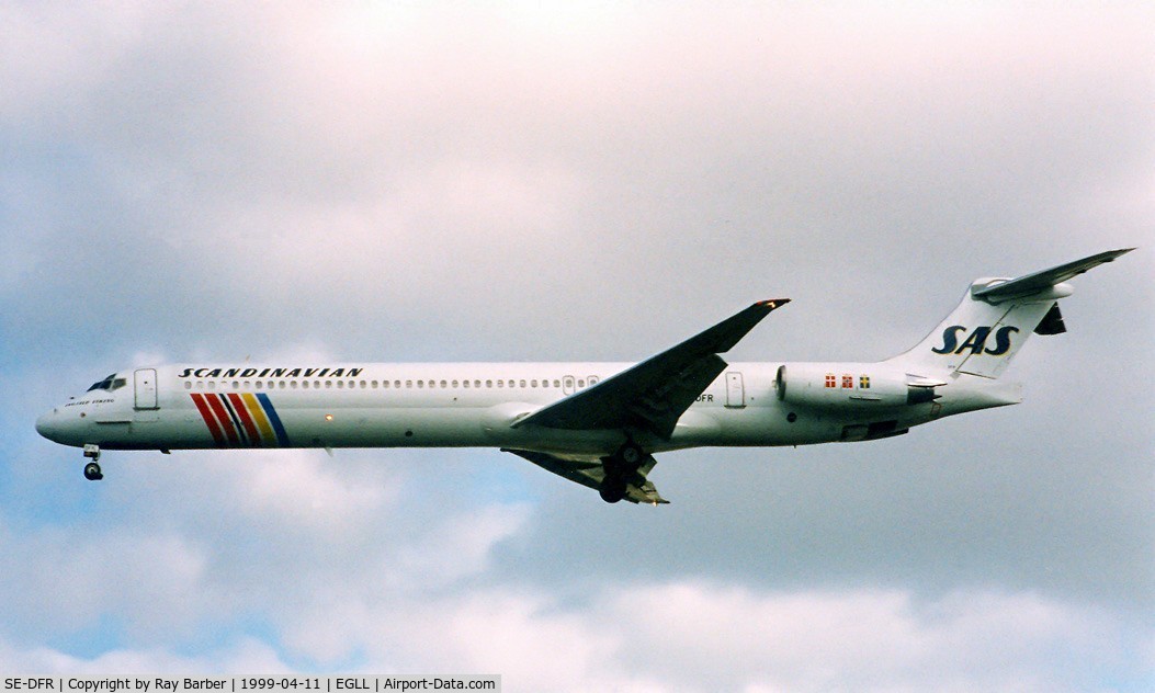 SE-DFR, McDonnell Douglas MD-81 (DC-9-81) C/N 49422, McDonnell Douglas DC-9-82 [49422] (SAS Scanadinavian Airlines) Heathrow~G 11/04/1999. On finals 27L.