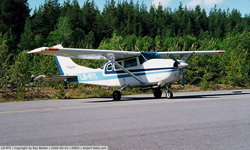 LN-MTI, 1976 Cessna U206F Stationair C/N U20603170, Cessna U.206F Stationair [U206-03170] Honefoss-Eggemoen~LN 03/06/2000