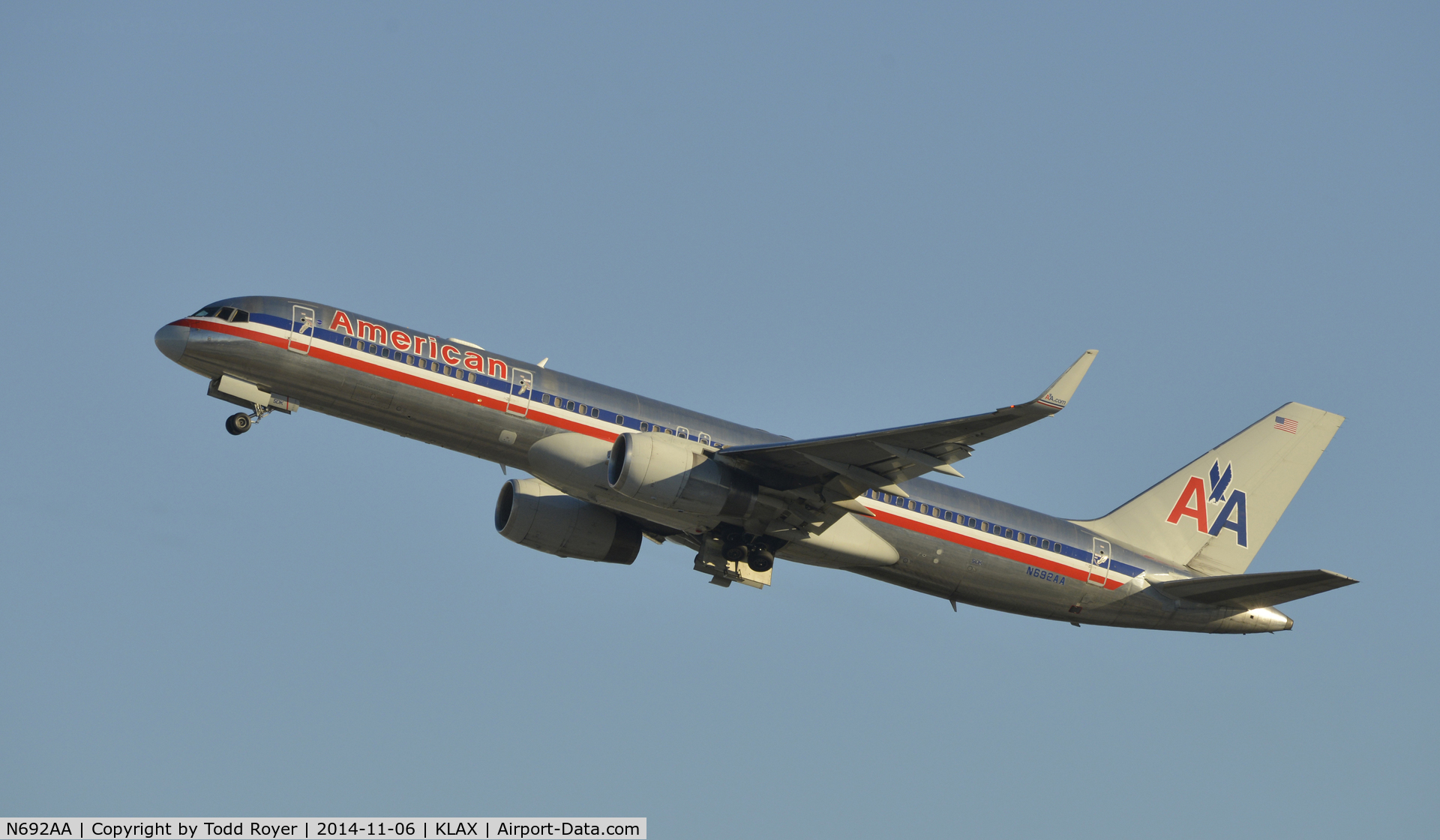N692AA, 1993 Boeing 757-223 C/N 26972, Departing LAX on 25R