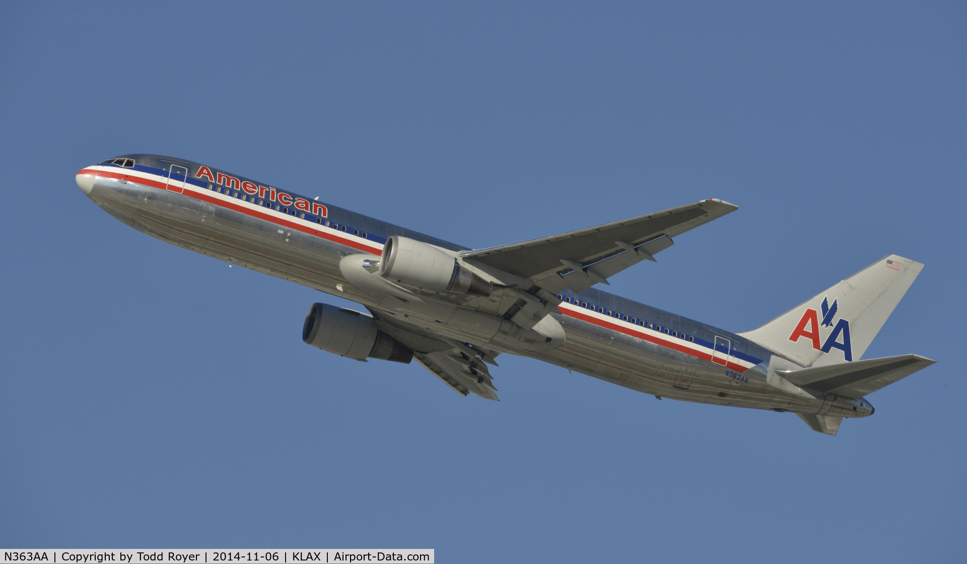 N363AA, 1988 Boeing 767-323 C/N 24044, Departing LAX on 25R