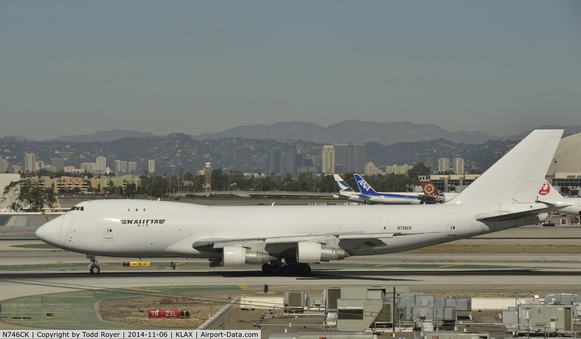 N746CK, 1982 Boeing 747-246F C/N 22989, Landing on 25L at LAX