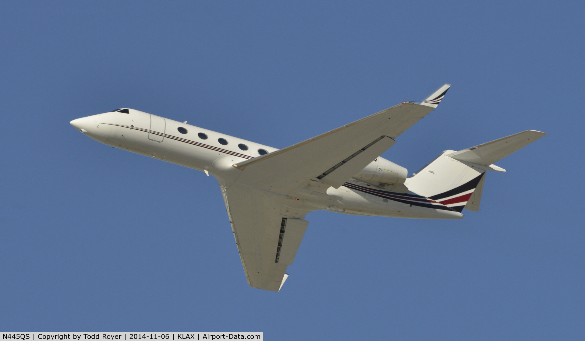 N445QS, 2006 Gulfstream Aerospace GIV-X (G450) C/N 4037, Departing LAX on 25R