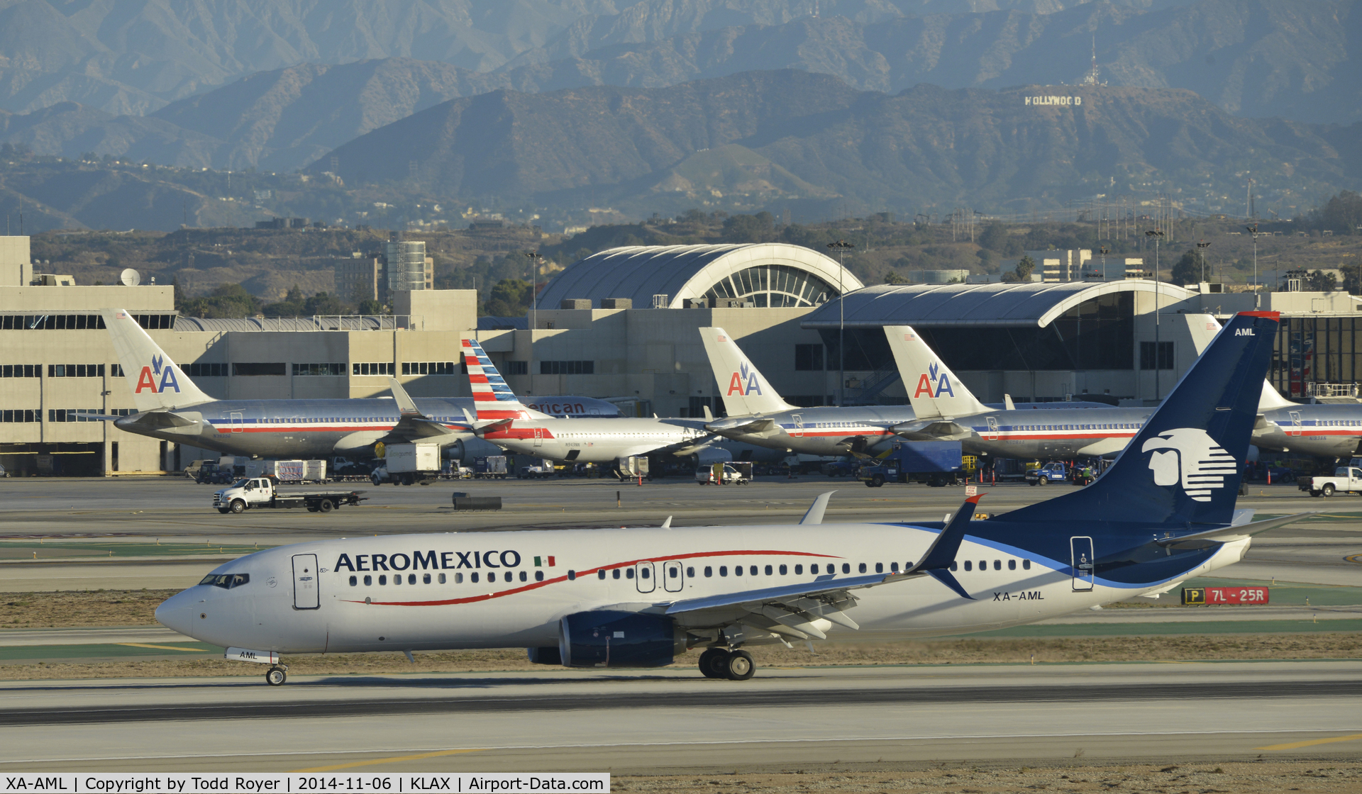 XA-AML, 2014 Boeing 737-852 C/N 36707, Taxing to gate after landing on 25L at LAX