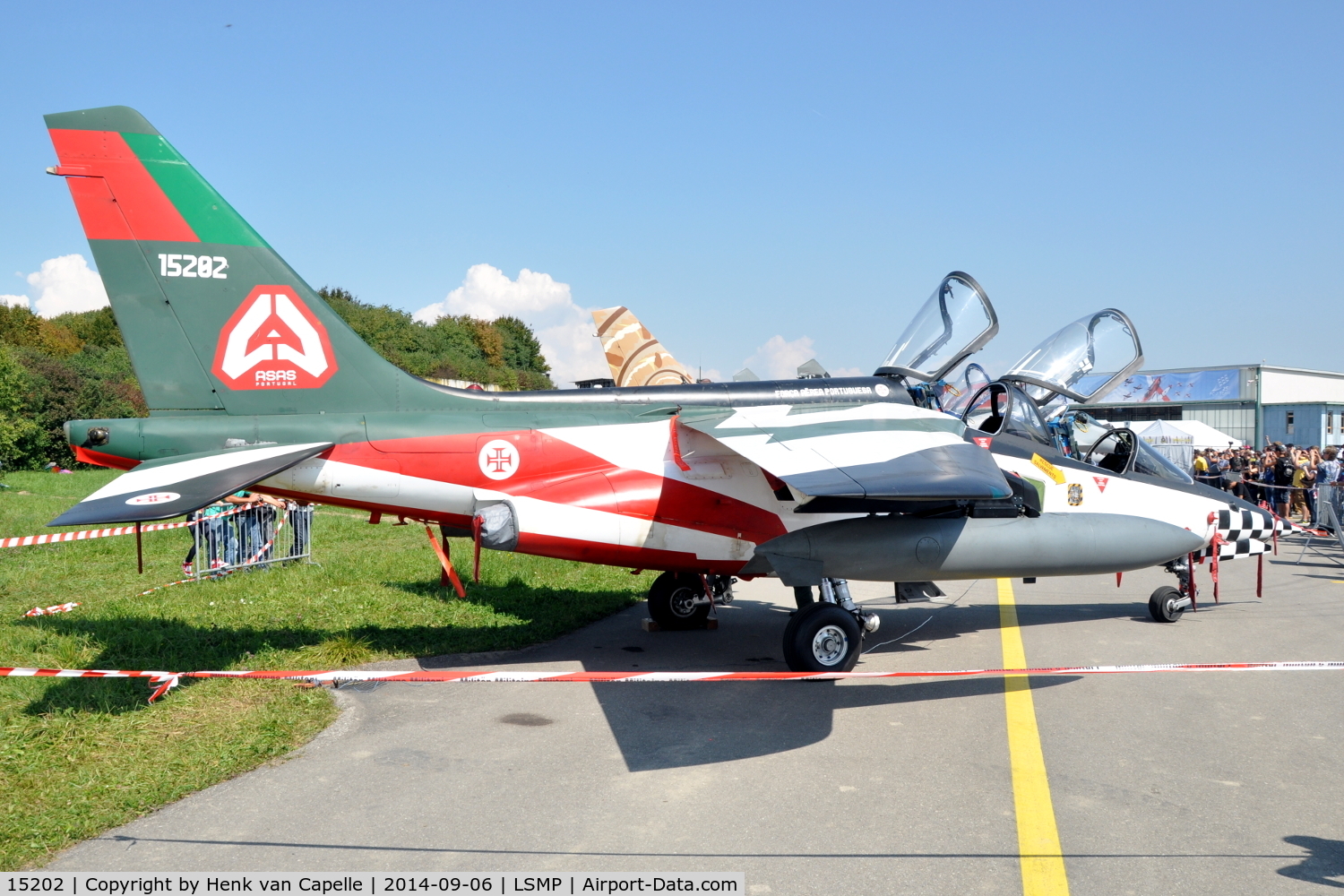 15202, Dassault-Dornier Alpha Jet A C/N 0006, Alpha Jet of the Portuguese Air Force at Payerne Air Base, Switzerland, AIR14. Asas de Portugal colour scheme.