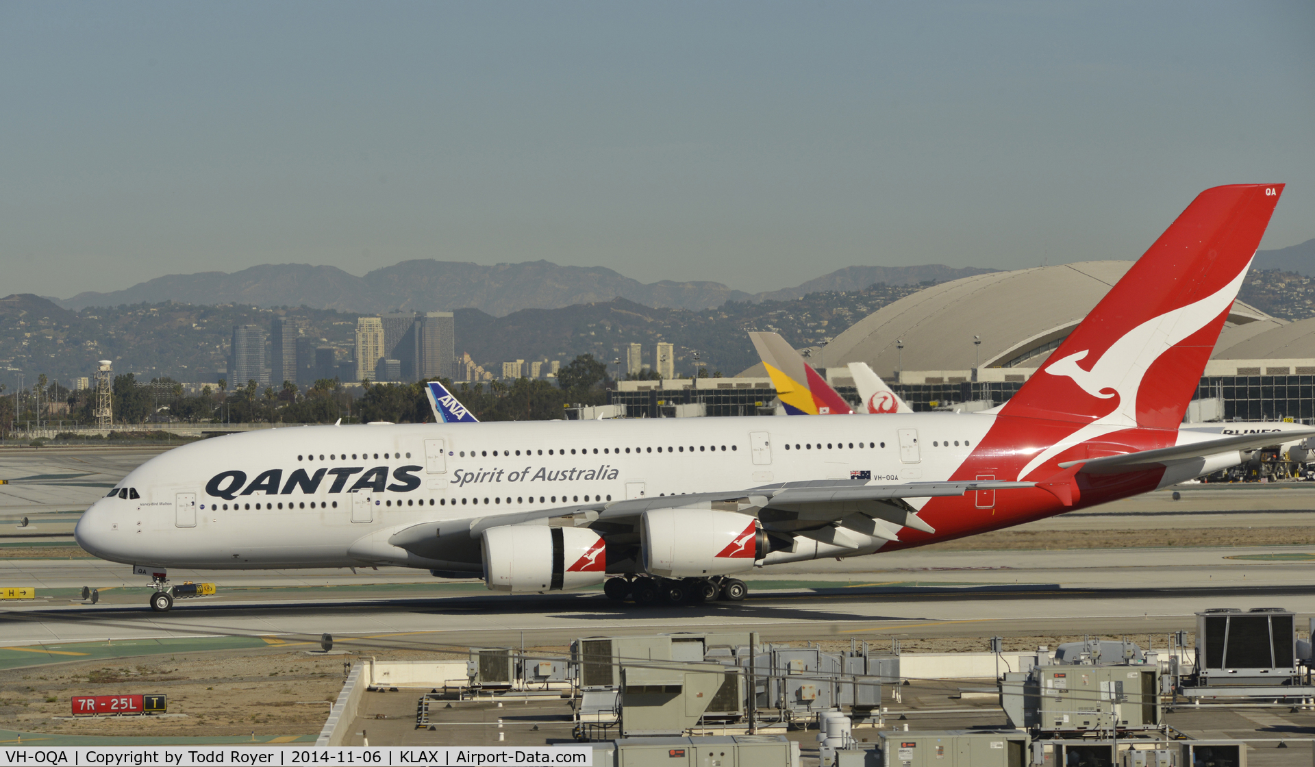 VH-OQA, 2008 Airbus A380-842 C/N 014, Landing on 25L at LAX