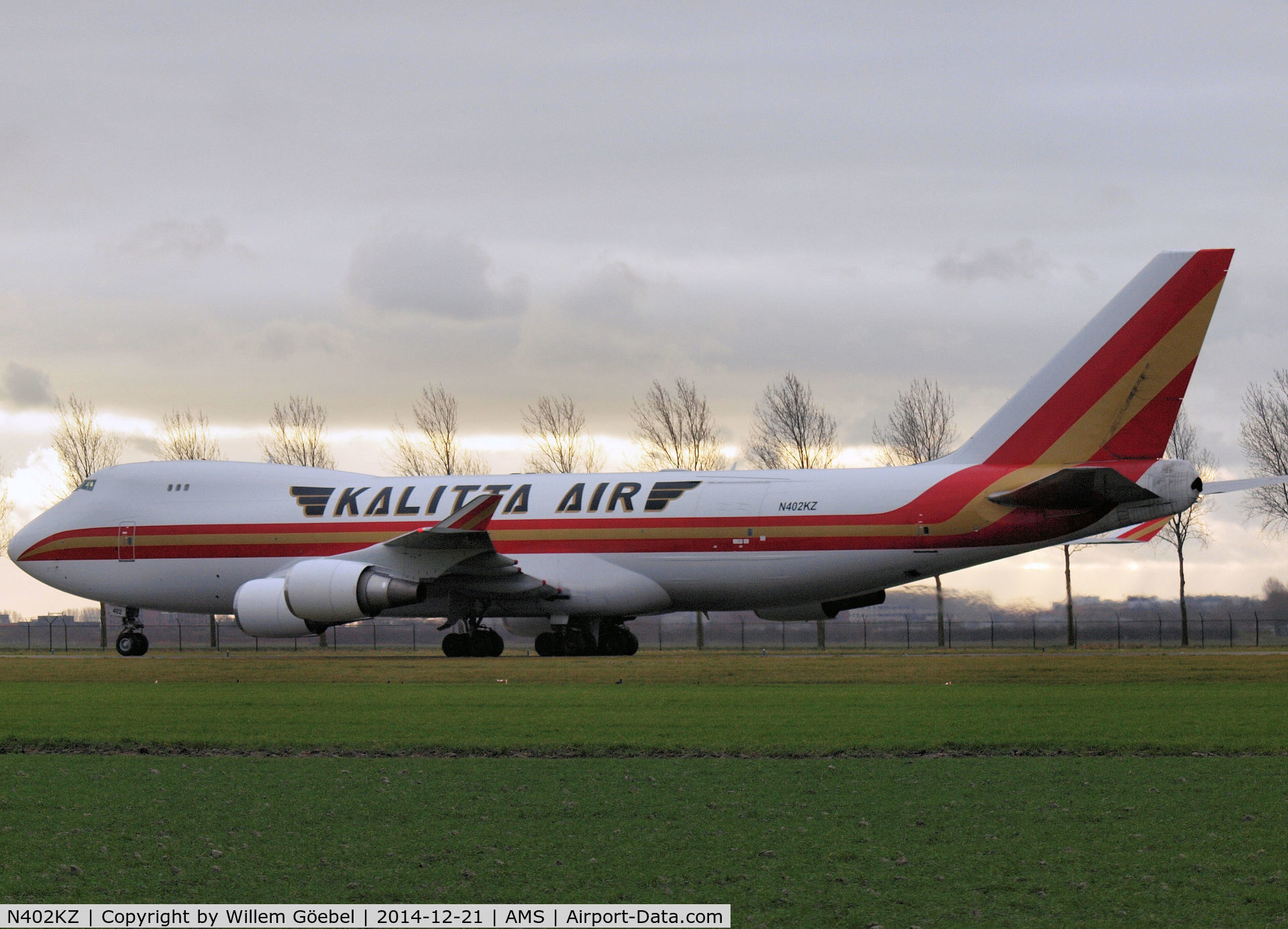 N402KZ, 2005 Boeing 747-481F C/N 34017, Taxi from runway 18R to the gate of Schiphol Airport
