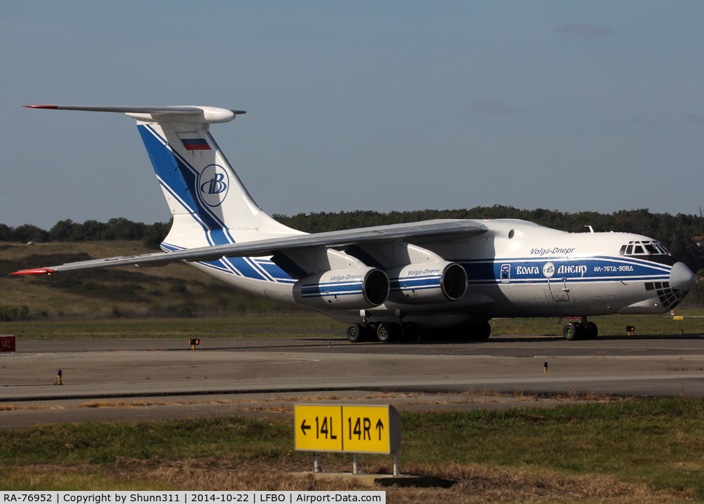 RA-76952, 2010 Ilyushin Il-76TD-90VD C/N 2093422743, Taxiing to the Cargo area...
