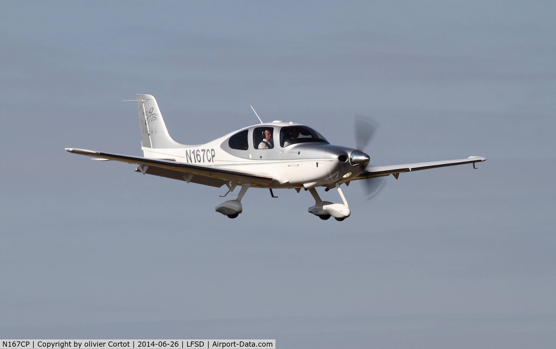 N167CP, 2008 Cirrus SR22 C/N 3075, landing at Dijon airport