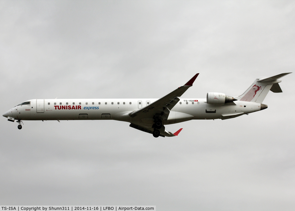 TS-ISA, 2007 Bombardier CRJ-900 (CL-600-2D24) C/N 15091, Landing rwy 32L