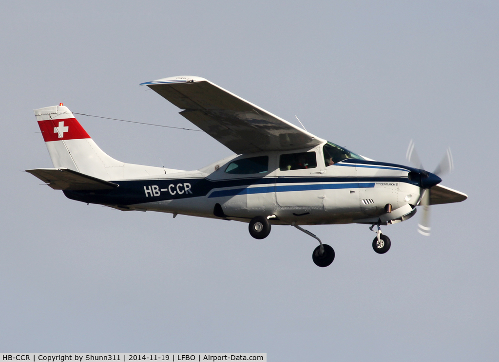 HB-CCR, 1979 Cessna T210N Turbo Centurion C/N T21063489, Landing rwy 14R