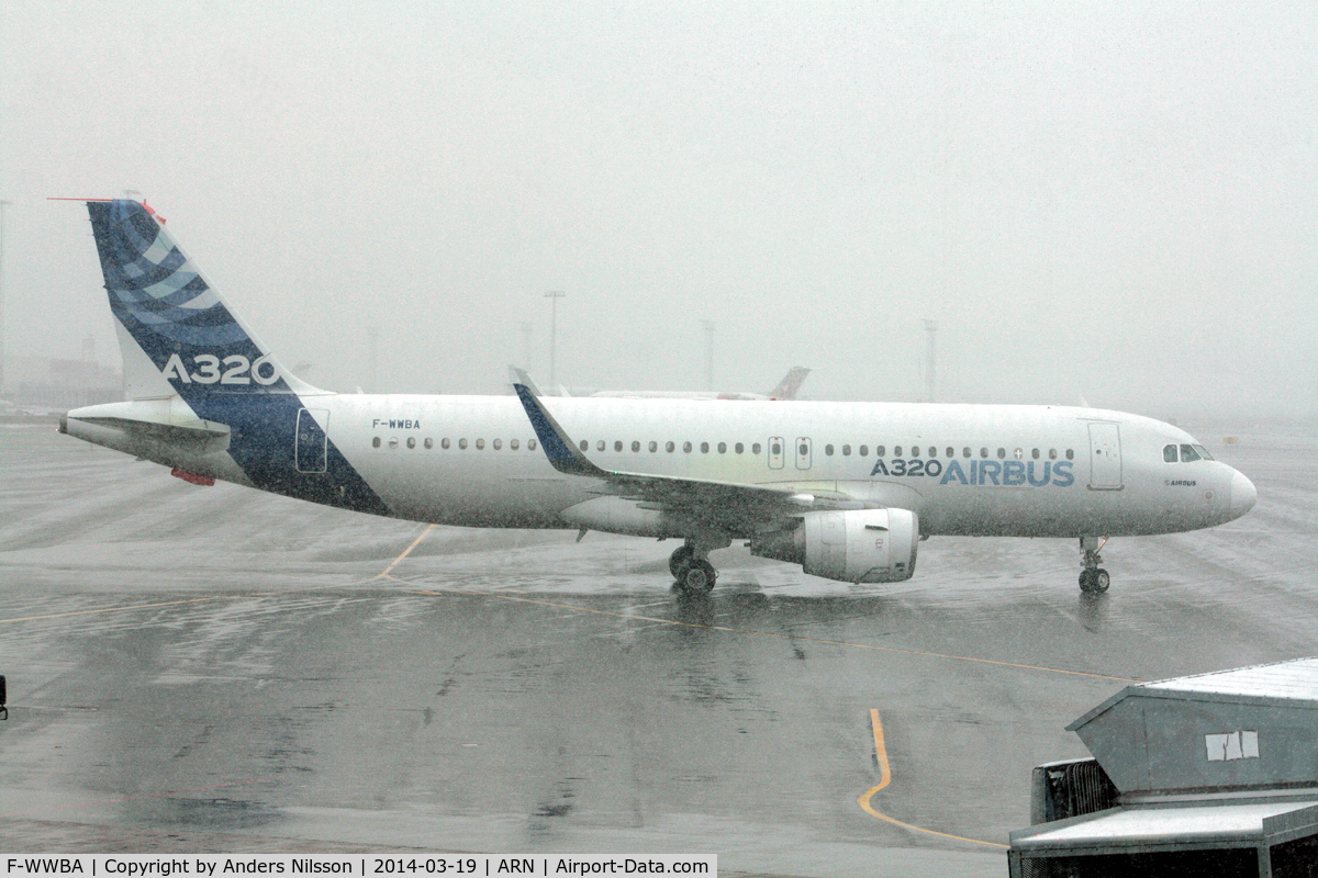 F-WWBA, 1987 Airbus A320-111 C/N 001, Taxiing out in snow.