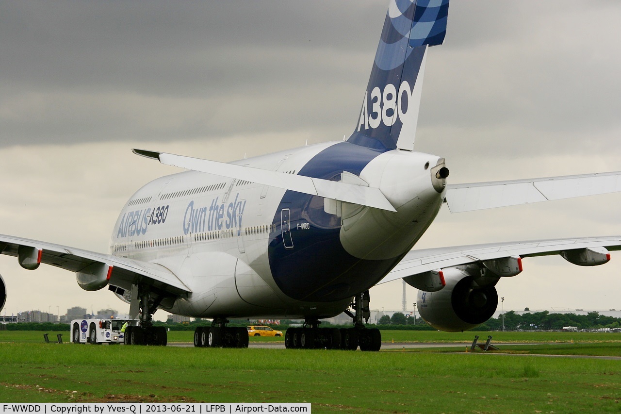 F-WWDD, 2005 Airbus A380-861 C/N 004, Airbus A380-861, Push back, Paris-Le Bourget (LFPB-LBG) Air Show 2013