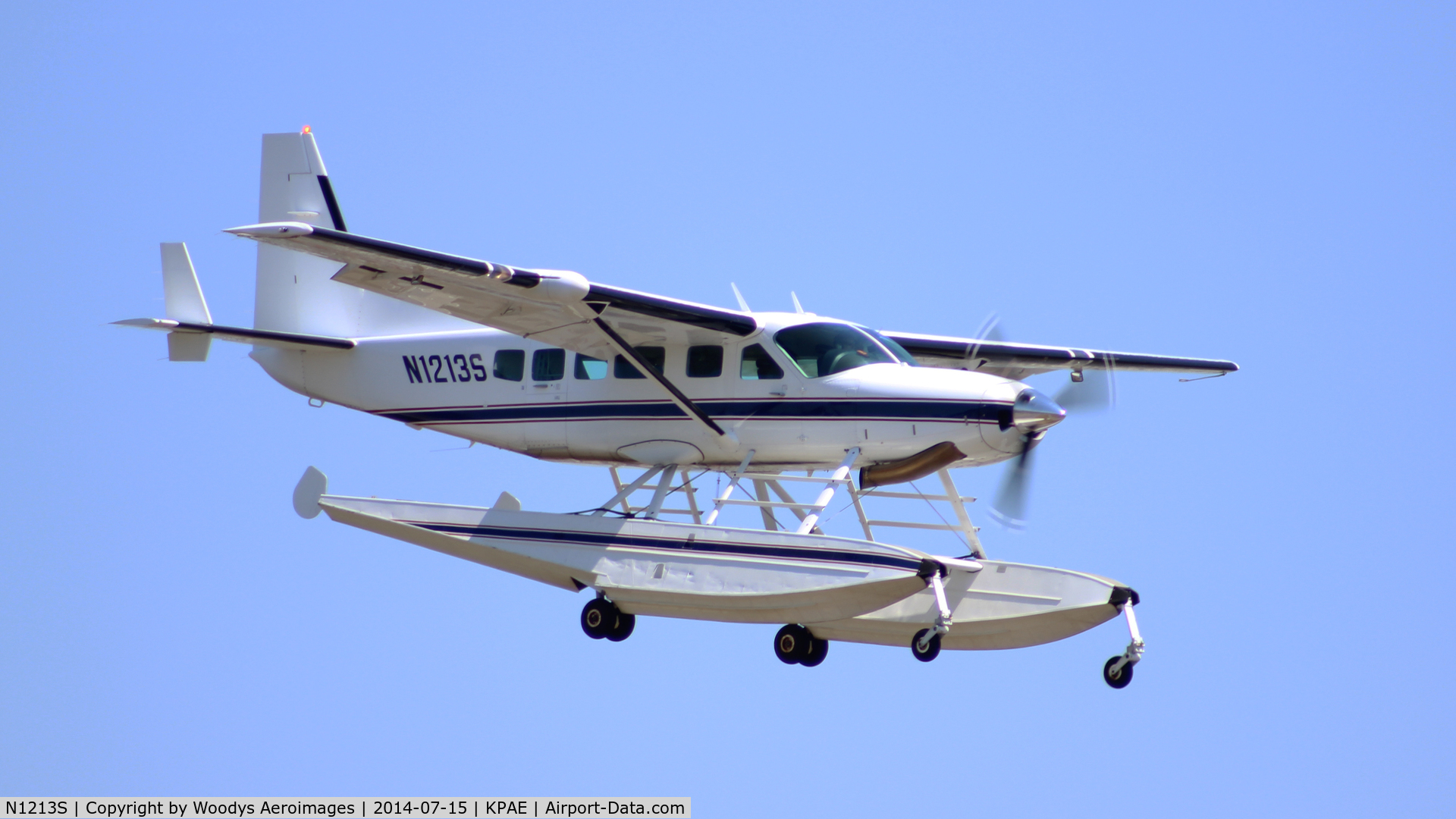 N1213S, 1995 Cessna 208 Caravan I C/N 20800243, Arriving on 16R at KPAE