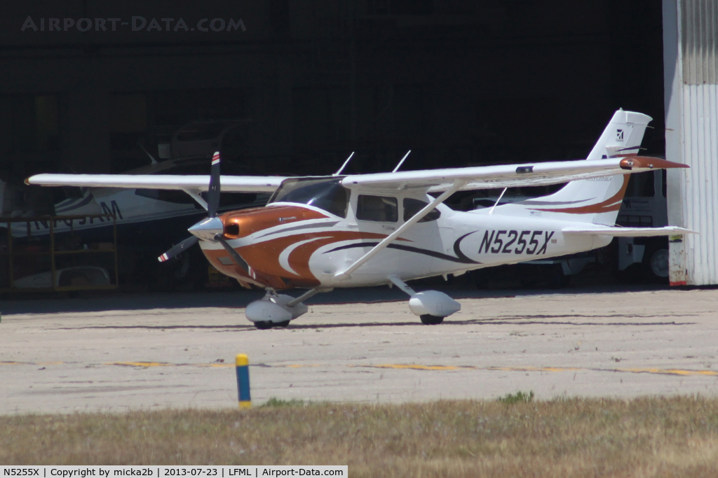 N5255X, Cessna 182T Skylane C/N 18282175, Parked