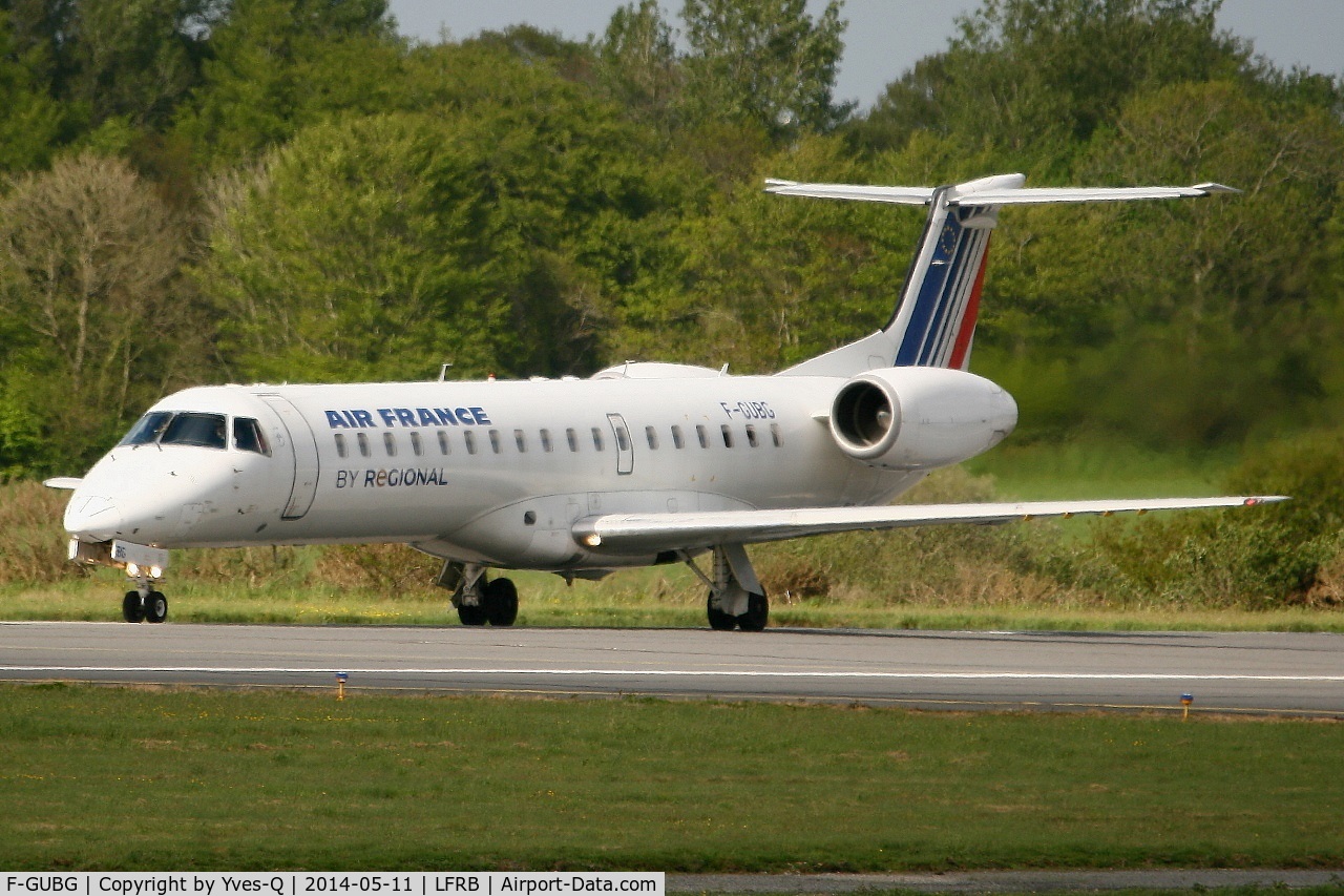 F-GUBG, 2005 Embraer EMB-145MP (ERJ-145MP) C/N 145890, Embraer EMB-145MP , Holding point rwy 25L, Brest-Bretagne Airport (LFRB-BES)