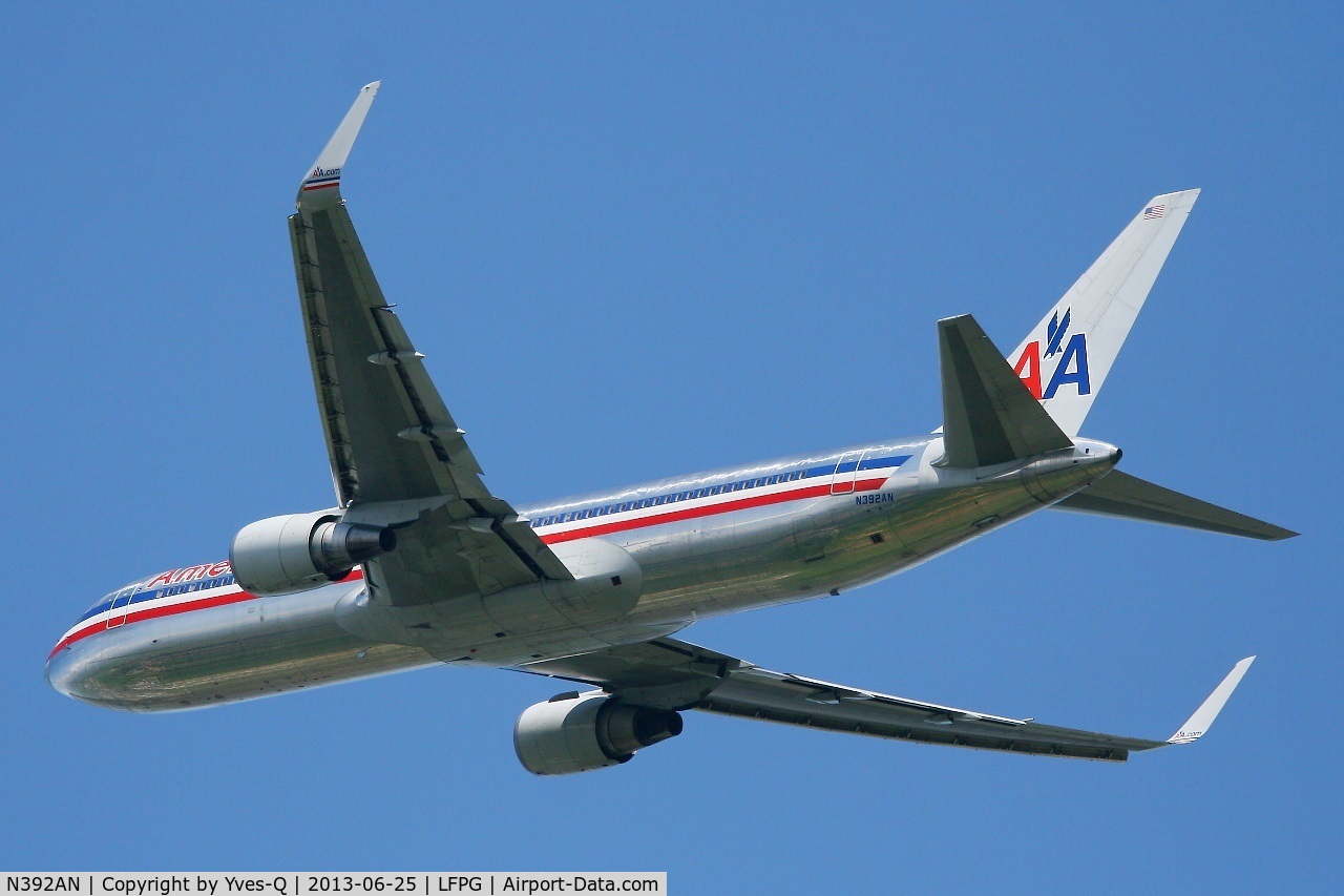 N392AN, 1998 Boeing 767-323 C/N 29429, American Airlines Boing 767-323ER, Take off rwy 27L, Roissy Charles De Gaulle airport (LFPG-CDG)