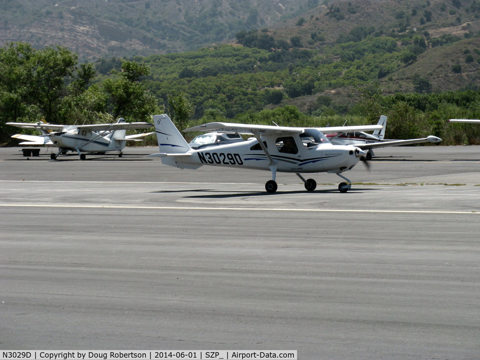 N3029D, 2011 Cessna 162 Skycatcher C/N 16200097, 2011 Cessna 162 SKYCATCHER LSA, Continental O-200D lightweight 100 Hp, takeoff roll Rwy 22