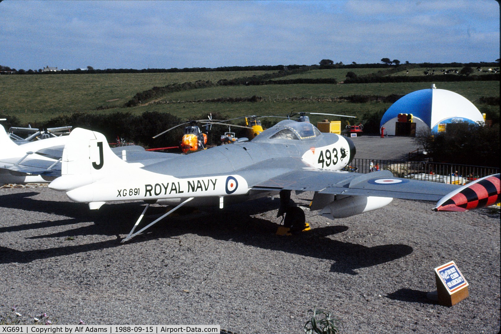 XG691, 1957 De Havilland DH-112 Sea Venom FAW.22 C/N 121110, Photo shows XG691 when it was displayed at the Cornwall Aero Park in September 1988.