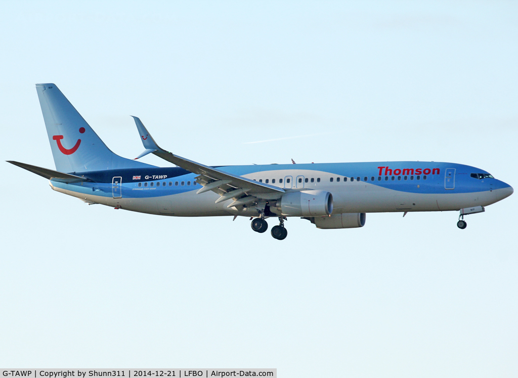 G-TAWP, 2013 Boeing 737-8K5 C/N 37257, Landing rwy 32L in new c/s with scimitar winglet