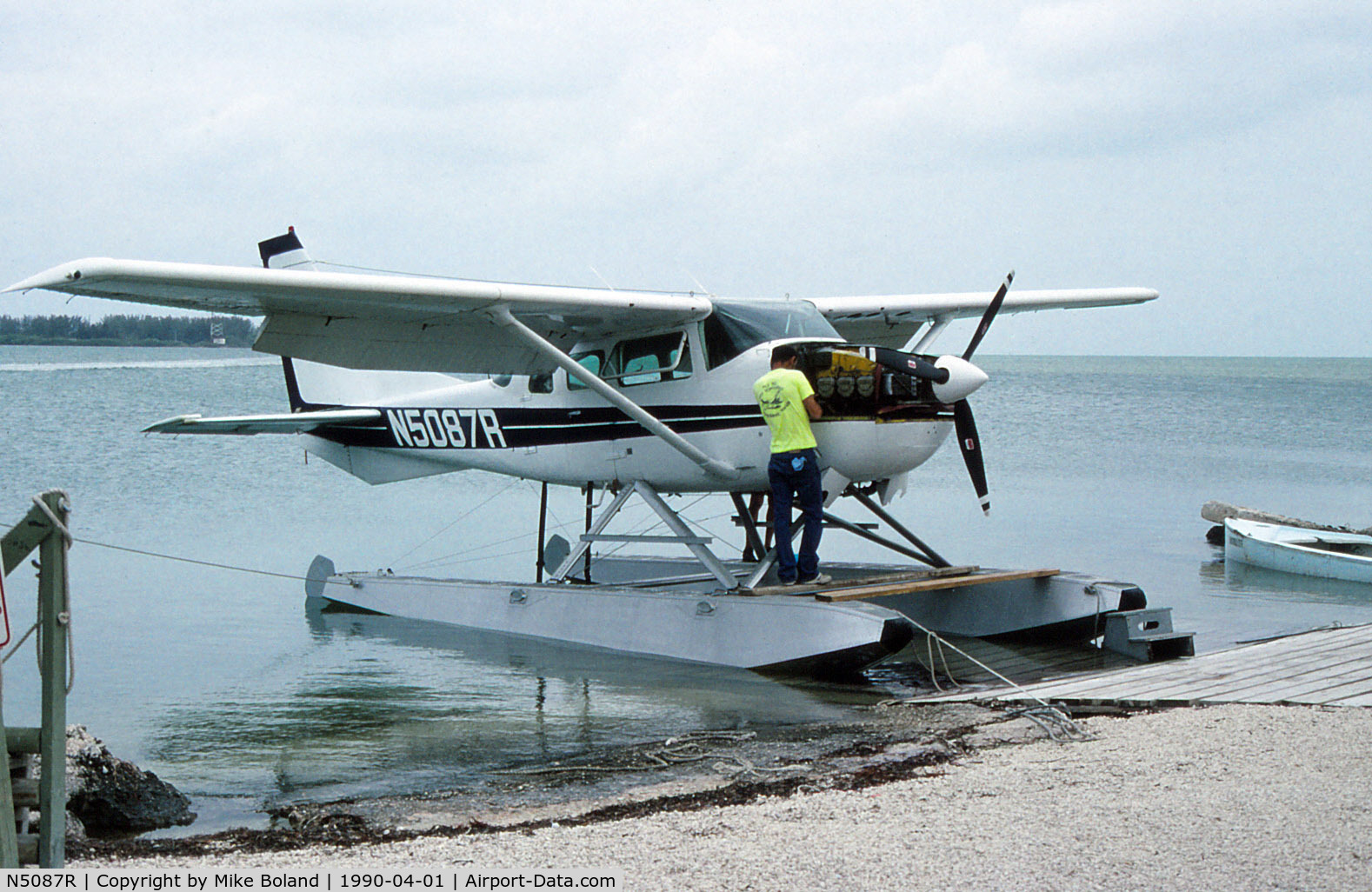 N5087R, 1984 Cessna U206G Stationair C/N U20606811, 1984 Cessna U206G N5087R at Fort Jefferson, Dry Tortugas, Monroe County, Florida,  in April 1990.