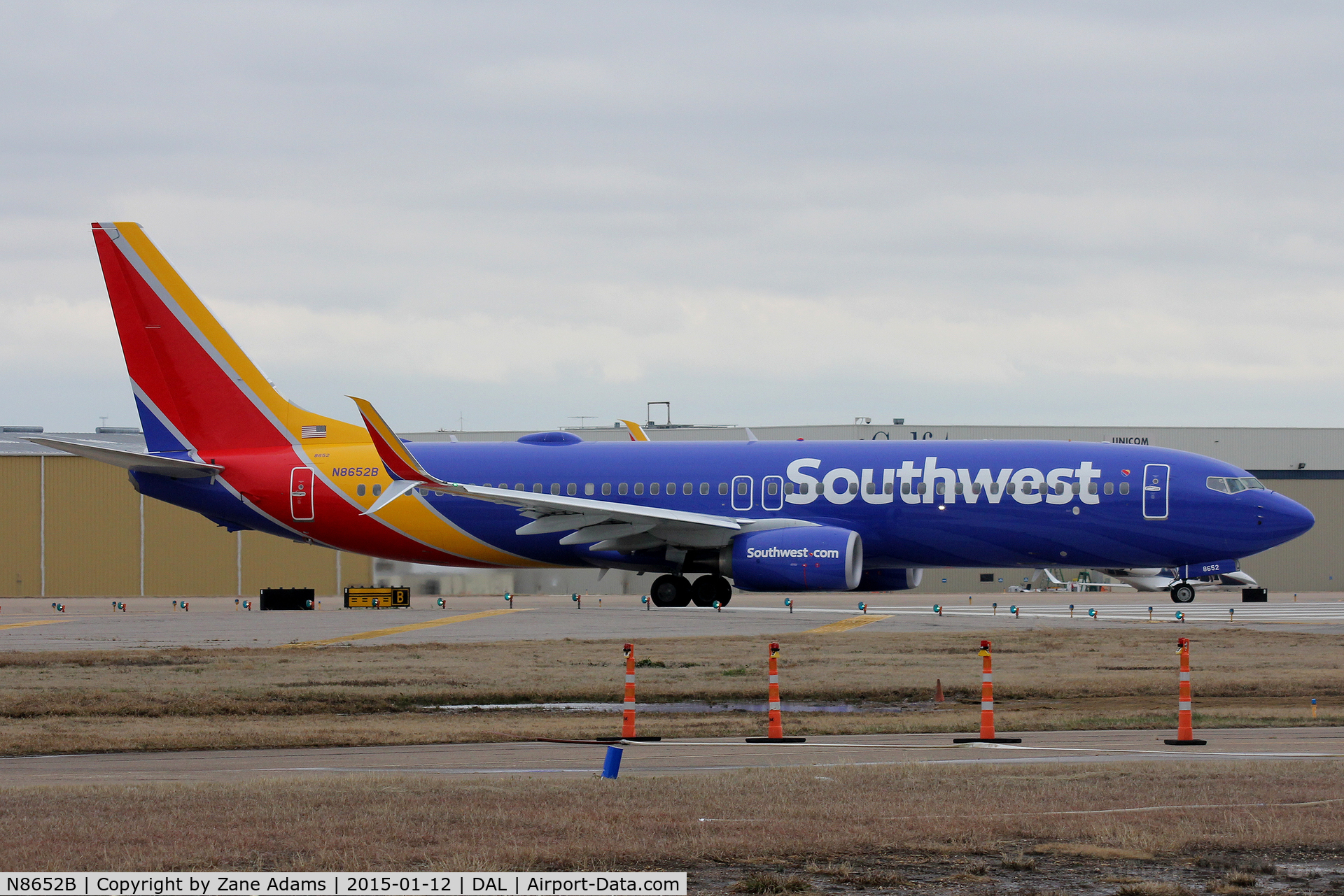 N8652B, 2014 Boeing 737-8H4 C/N 36971, Southwest Airlines new paint on a new 737-800 with scimitar winglets! At Love Field _ Dallas, TX