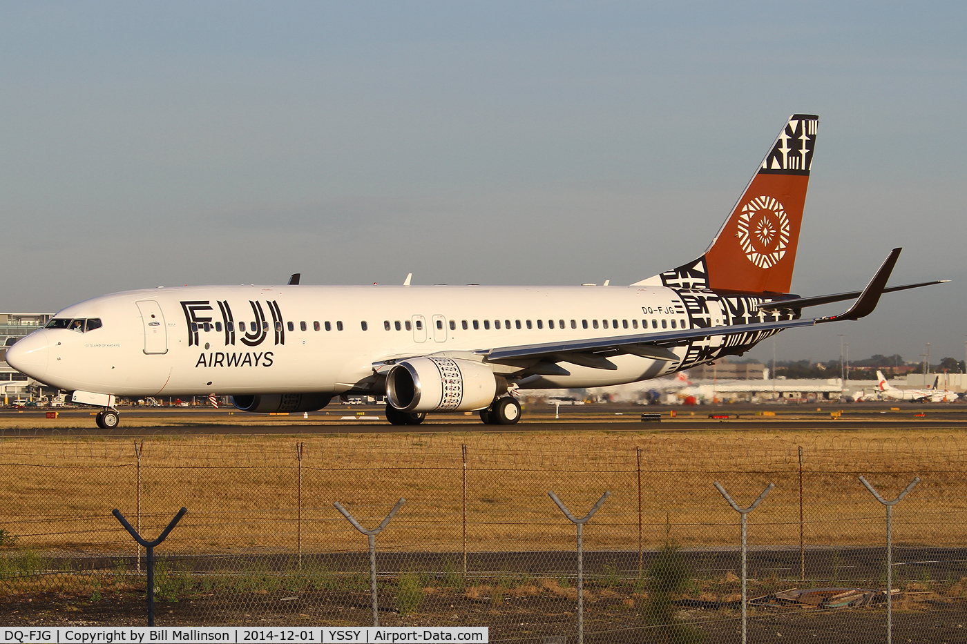 DQ-FJG, 1999 Boeing 737-8X2 C/N 29968, taxi to 34R