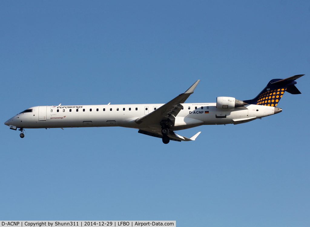 D-ACNP, 2010 Bombardier CRJ-900LR (CL-600-2D24) C/N 15259, Landing rwy 32L