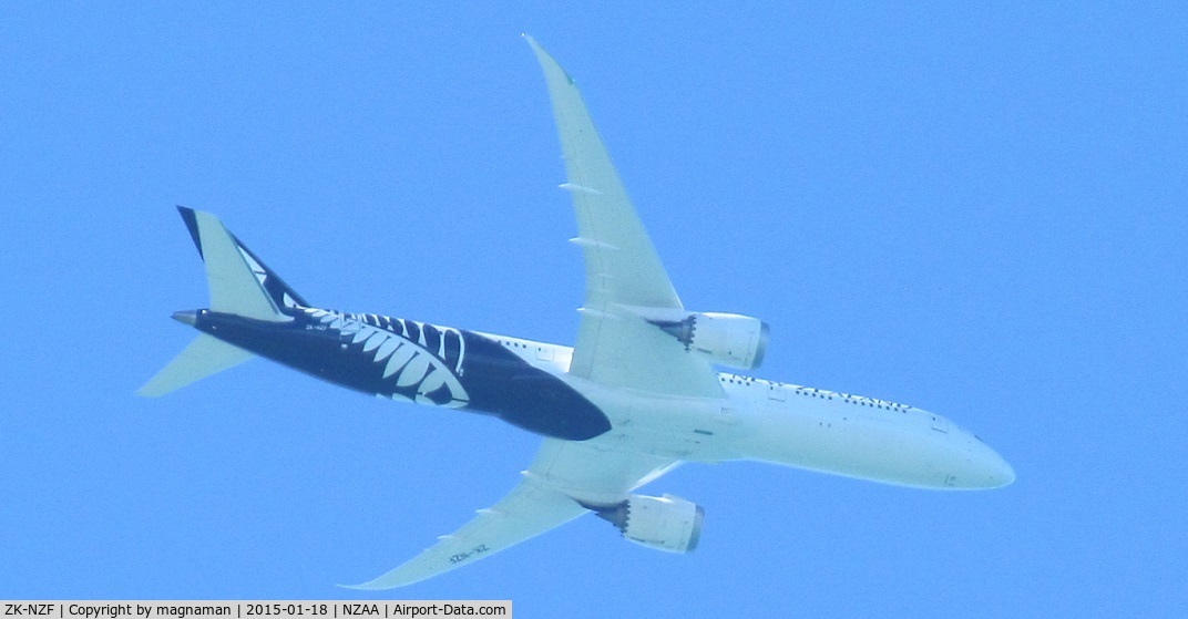 ZK-NZF, 2014 Boeing 787-9 Dreamliner C/N 34335, over back garden into AKL
