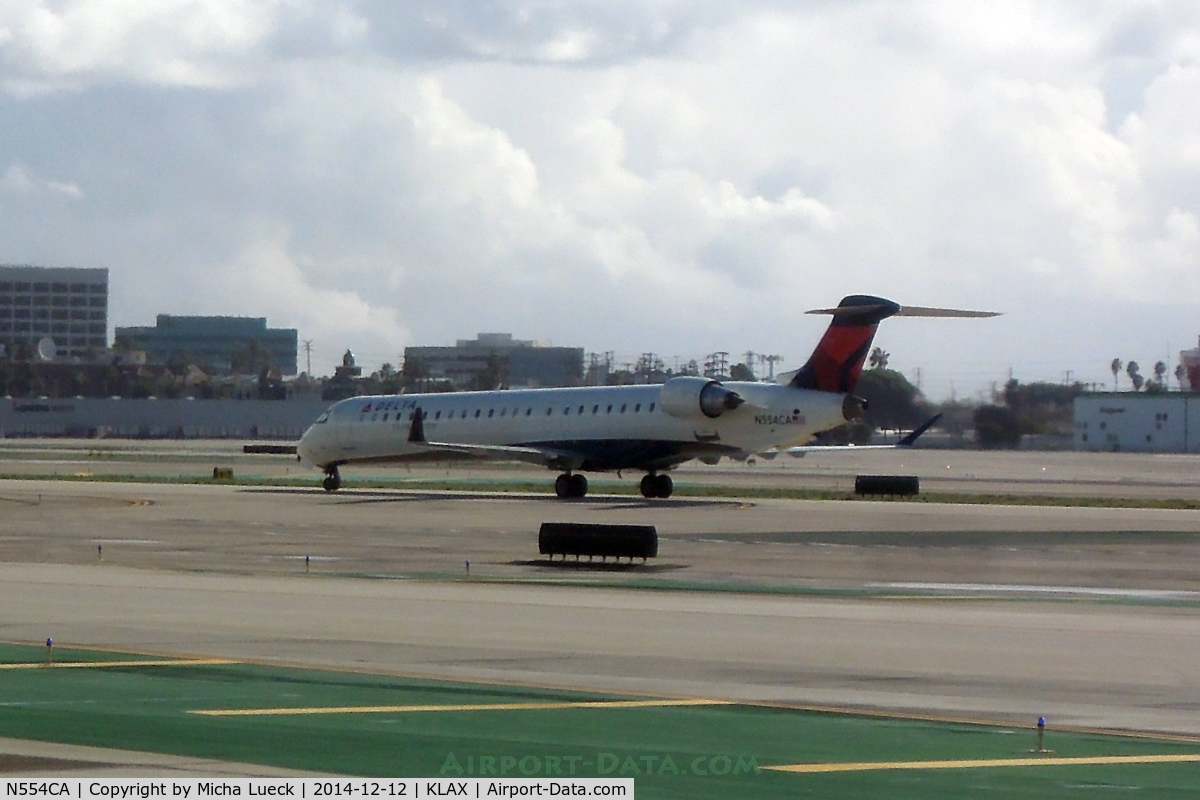 N554CA, 2008 Bombardier CRJ-900ER (CL-600-2D24) C/N 15168, At LAX