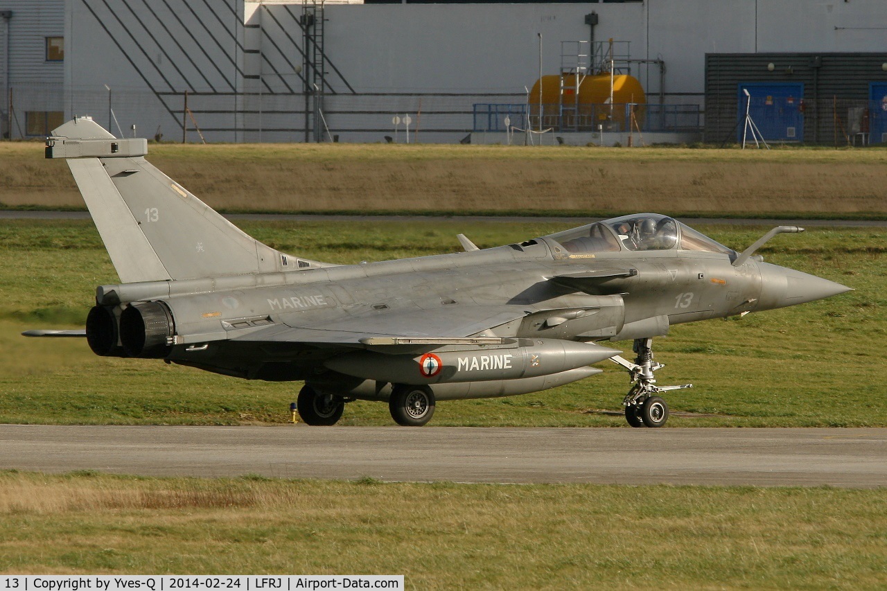 13, Dassault Rafale M C/N 13, Dassault Rafale M, Taxiing after landing rwy 26, Landivisiau Naval Air Base (LFRJ)