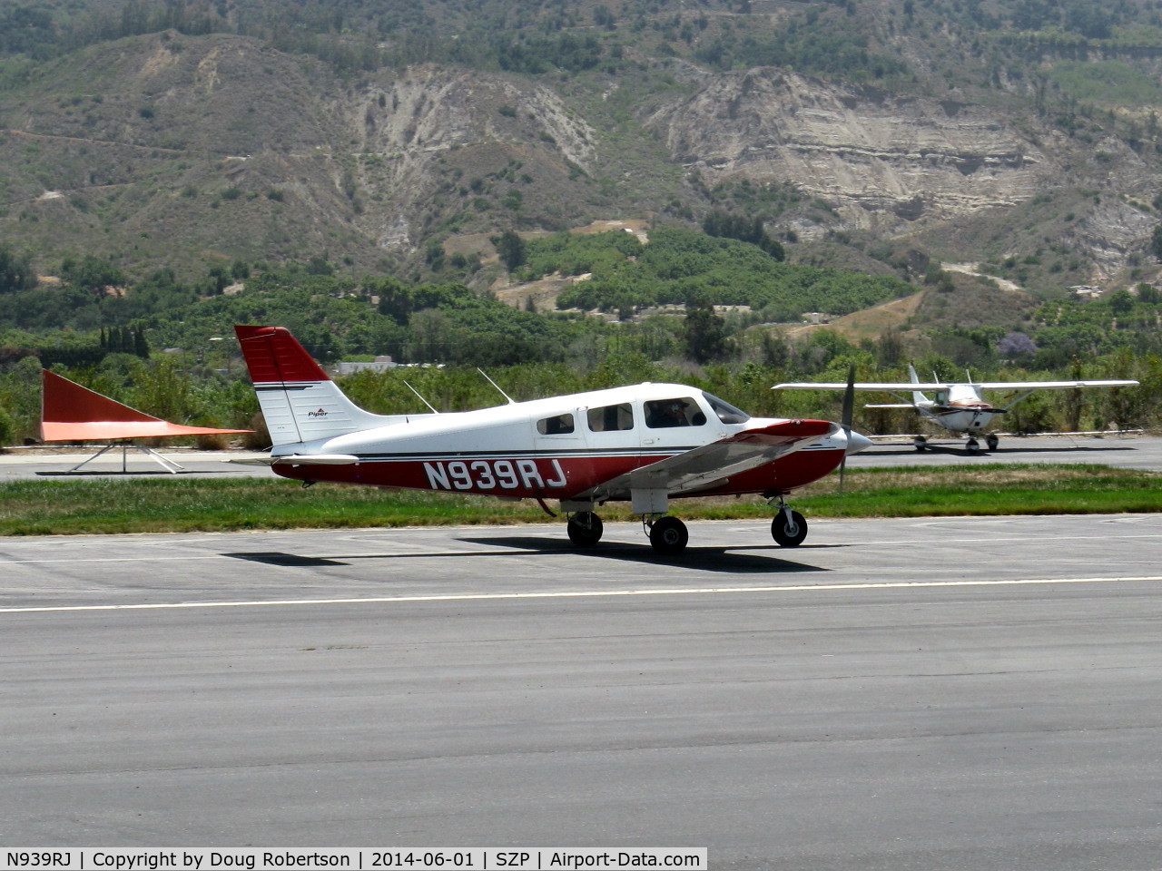 N939RJ, 1998 Piper PA-28-181 C/N 2843136, 1998 Piper PA-28-181 ARCHER III, Lycoming O-360-A1D 180 Hp, landing roll Rwy 22