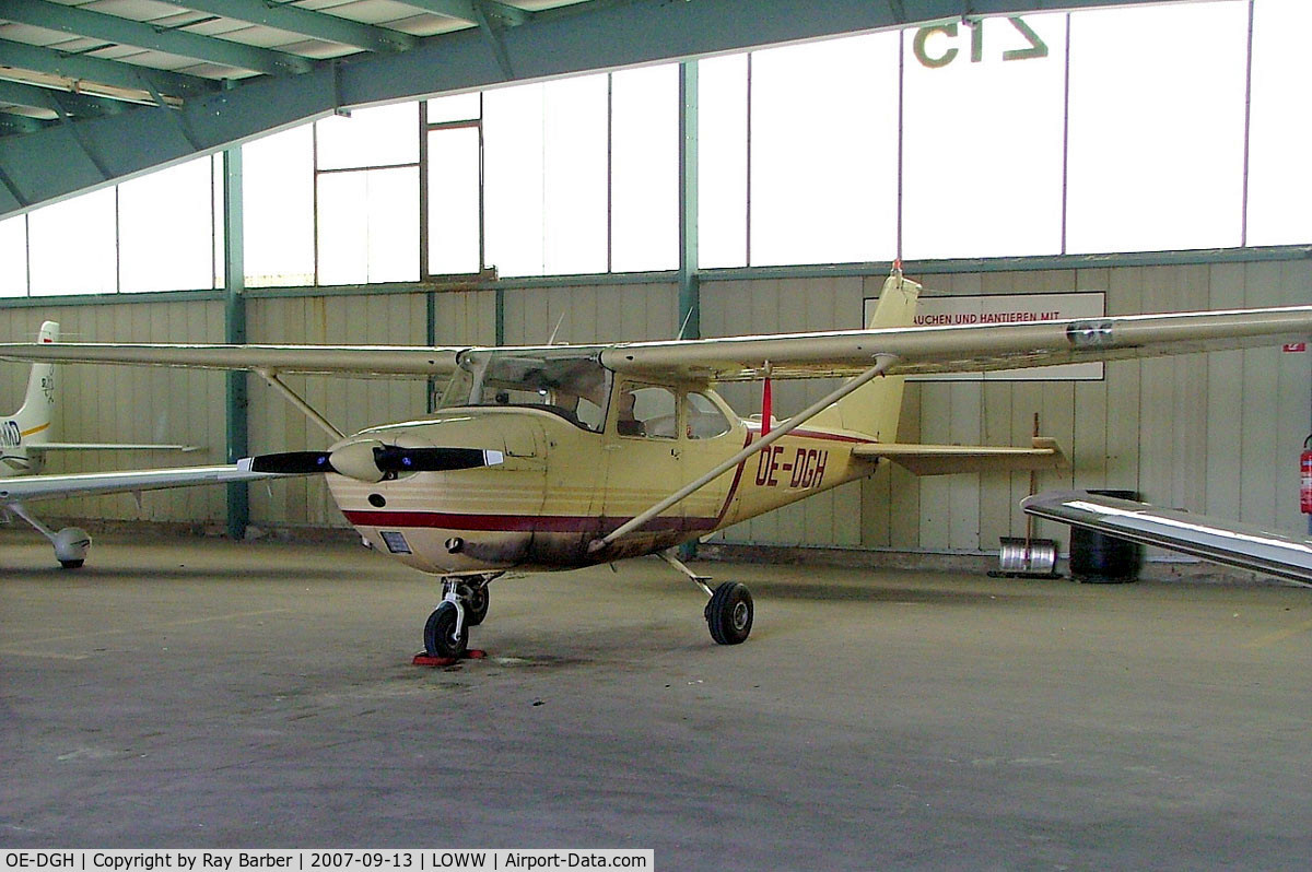 OE-DGH, Reims F172D Skyhawk C/N F172-0001, Reims Cessna F.172D Skyhawk [0001] Vienna-Schwechat~OE 12/09/2007