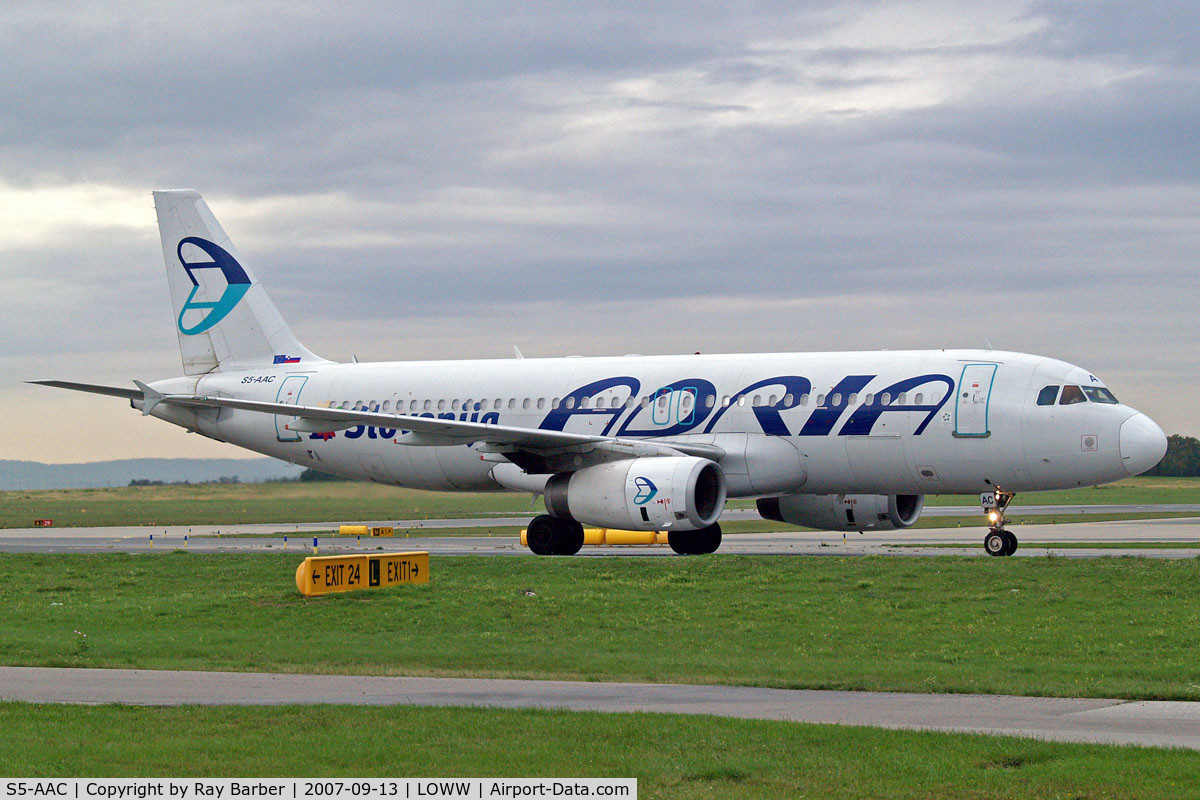 S5-AAC, 1990 Airbus A320-231 C/N 0114, Airbus A320-231 [0114] (Adria Airways) Vienna-Schwechat~OE 13/09/2007